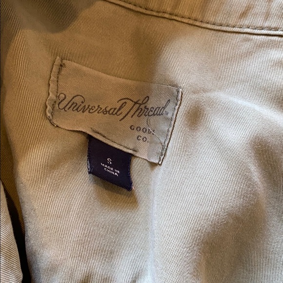 ‼️2 Universal Thread button down blouse ‼️ - Picture 5 of 5